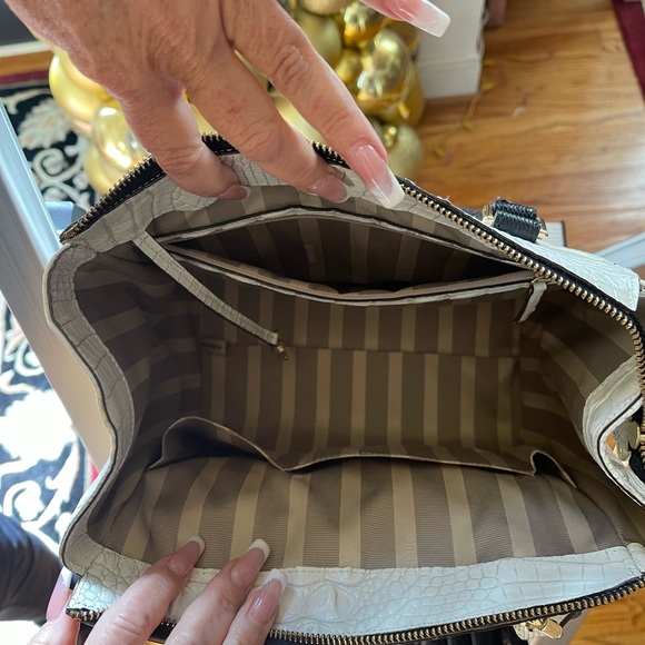 Brahmin Malia Sugar Tri Texture Excellent condition. - Picture 5 of 7